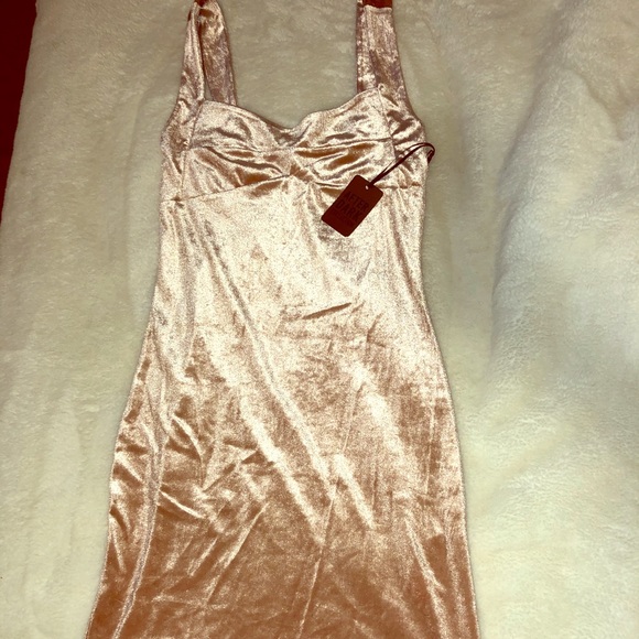 Forever 21 Pink Velvet Party Dress NWT - Picture 1 of 6